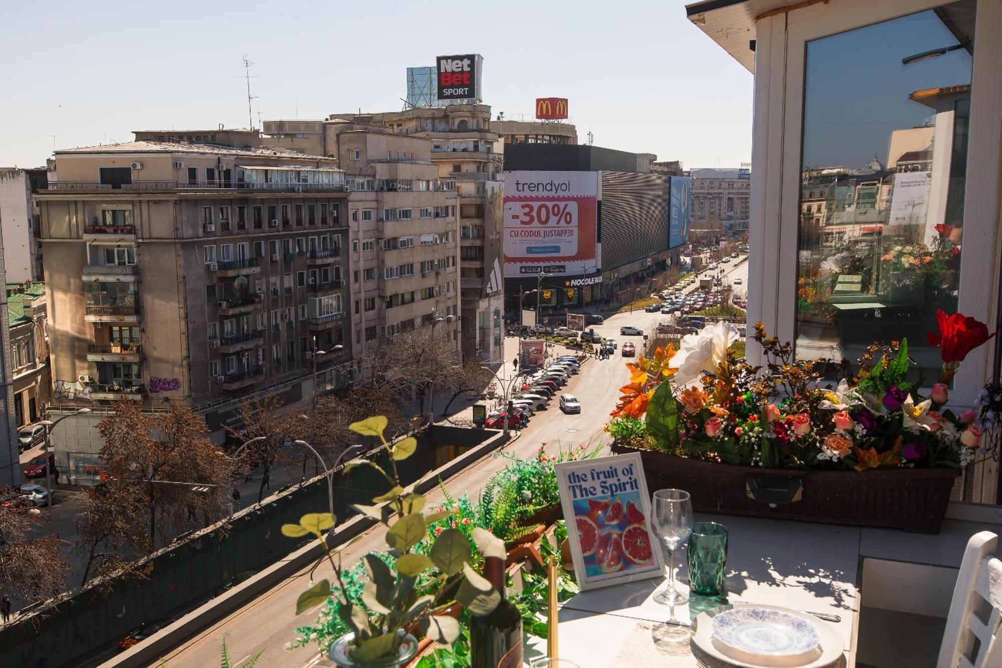 Old Town Apartment With Amazing View From The Balcony Bucarest Exterior foto